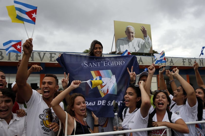 El pueblo cubano se mostró inmediatamente afectivo con Francisco.