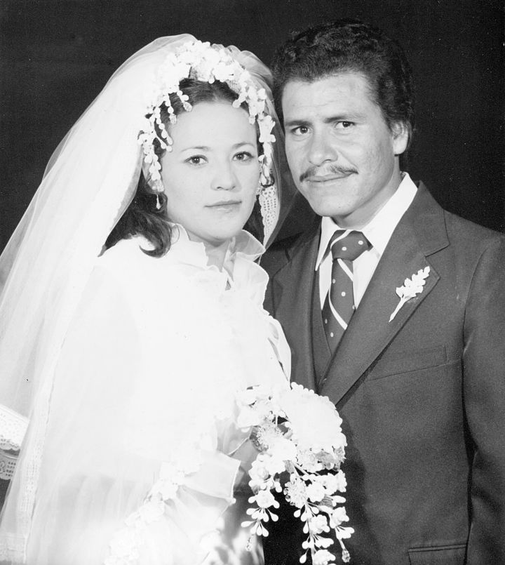 Sanjuana Torres Castañeda y Julio Pérez Rodríguez se casaron el 18 de agosto de
1979 en la Iglesia del Sagrado Corazón de María en Torreón Jardín. Actualmente, tienen 36 años de matrimonio.