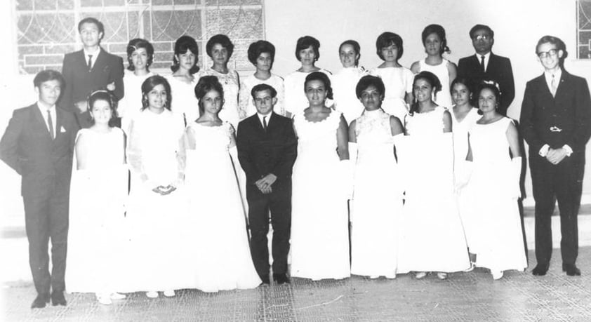 Graduación de Ingenieros Químicos de la UANL en 1974.