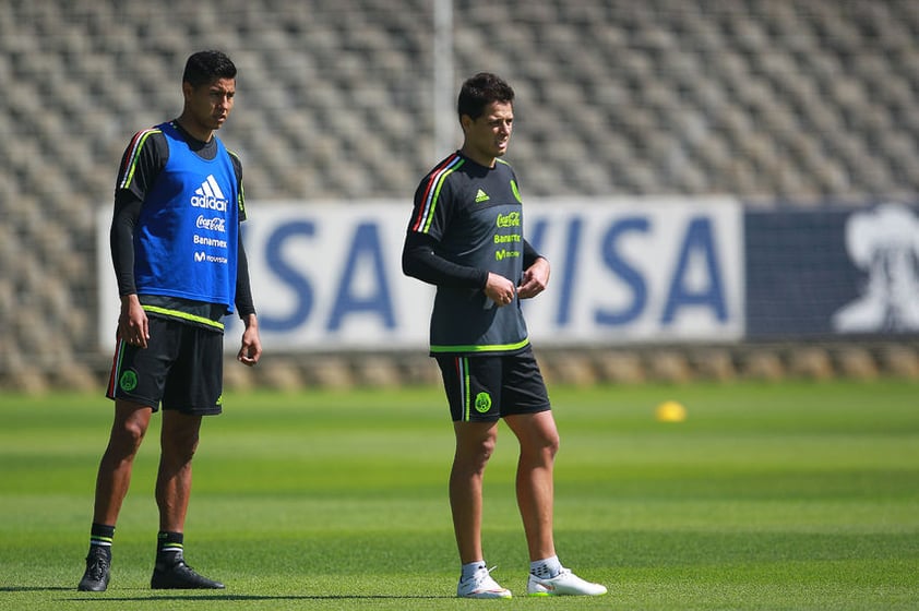 Los jugadores escuchaba atentos las palabras del nuevo entrenador del Tricolor.