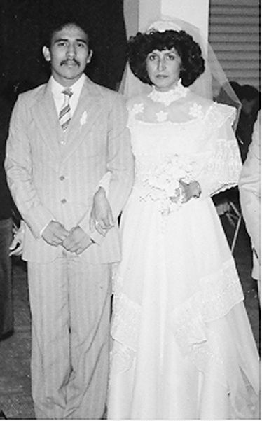 Manuel Delgado Bautista y Leticia Ortiz Ríos contrajeron matrimonio en 1980. Actualmente, están celebrando 35 años de casados.