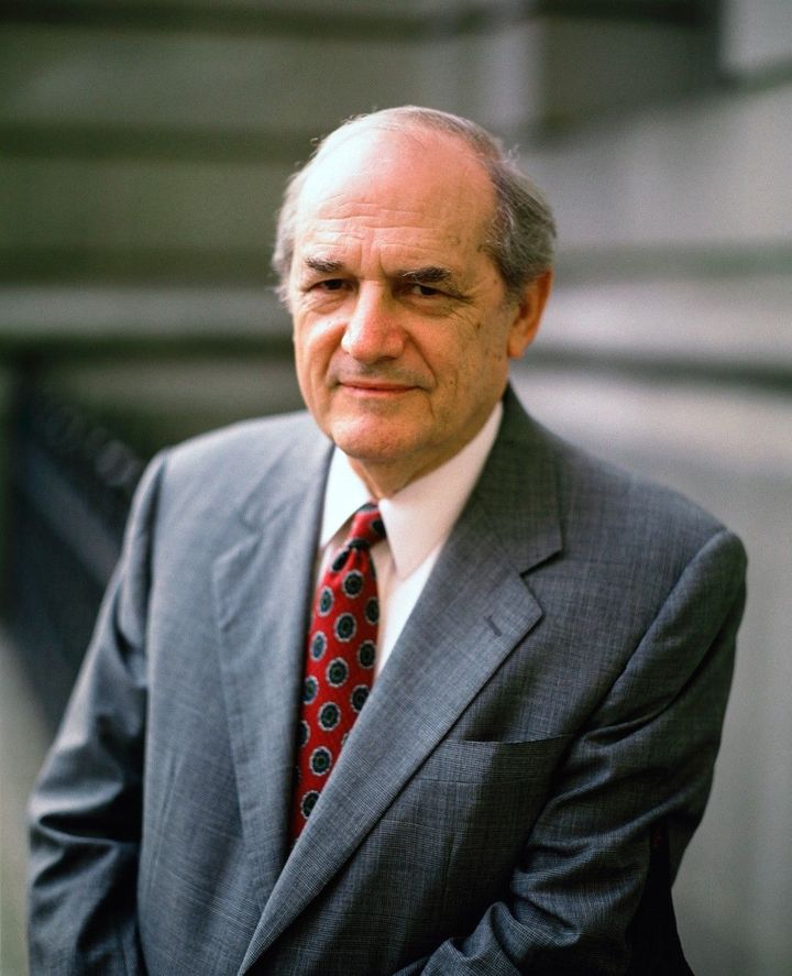 23 de agosto. Steven Hill | El actor que encarnó al fiscal de distrito Adam Schiff en la serie Law & Order murió a los 94 años.