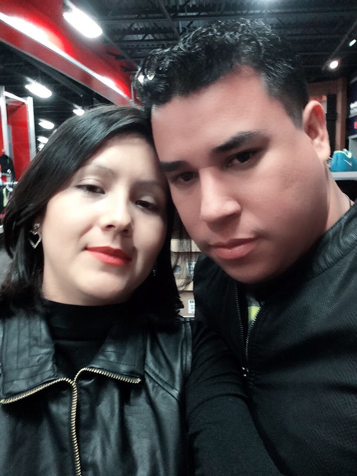 Valentín Rojas.
No tengo palabras para agradecerte todo lo que hemos vivido juntos estos años gracias por los 3 hijos que as dado y los que aún nos faltan espero y pacemos toda nuestra vida juntos como lo prometimos en el altar "Hasta que la muerte nos separe" TE AMO #floreria vintage.