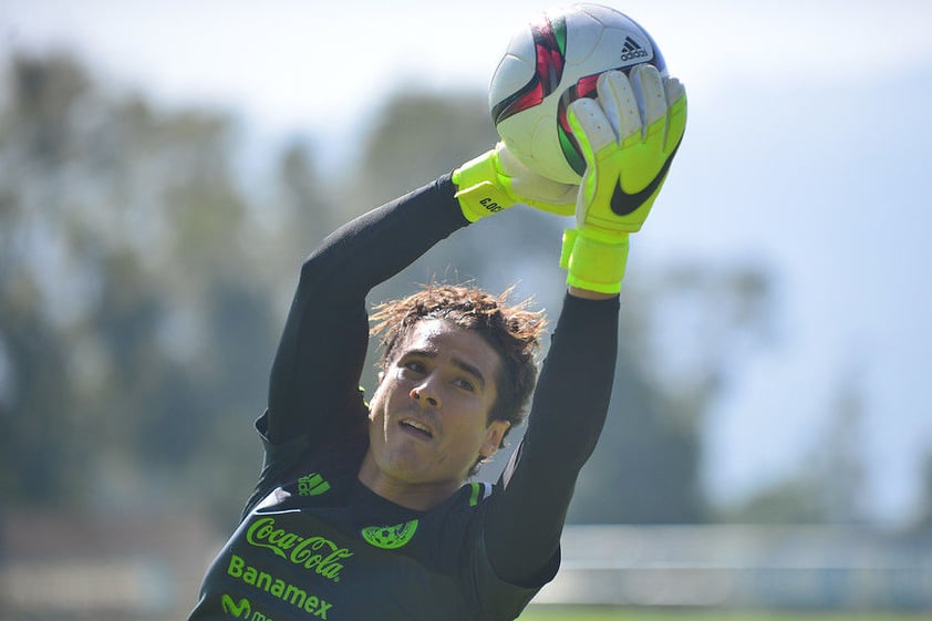 Guillermo Ochoa se ganó la convocatoria con base en sus actuaciones en la última parte de la liga española con el Málaga.