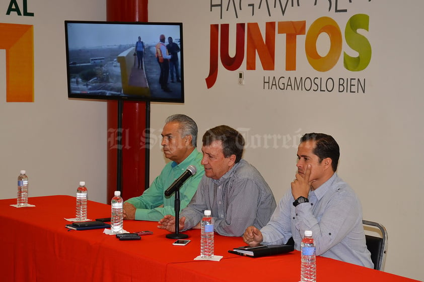 El director de Obras Públicas, Gerarde Berlanga, dio a conocer el dictamen de la SCT, que explica que fue por la edad de la estructura y el aumento de la carga vehicular, que se presentó la falla.