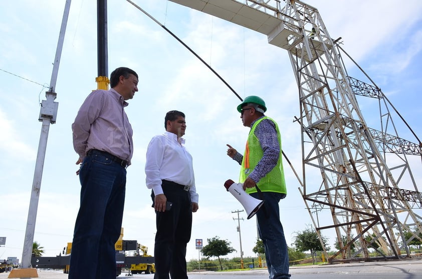 El alcalde Miguel Riquelme informó que a la entrada a la colonia Sol de Oriente, se reemplazará esta estructura por un puente peatonal estilizado, dentro del proyecto del Metrobús ya que será necesario, considerando el nuevo sistema de transporte que pasará por esa transitada vialidad.