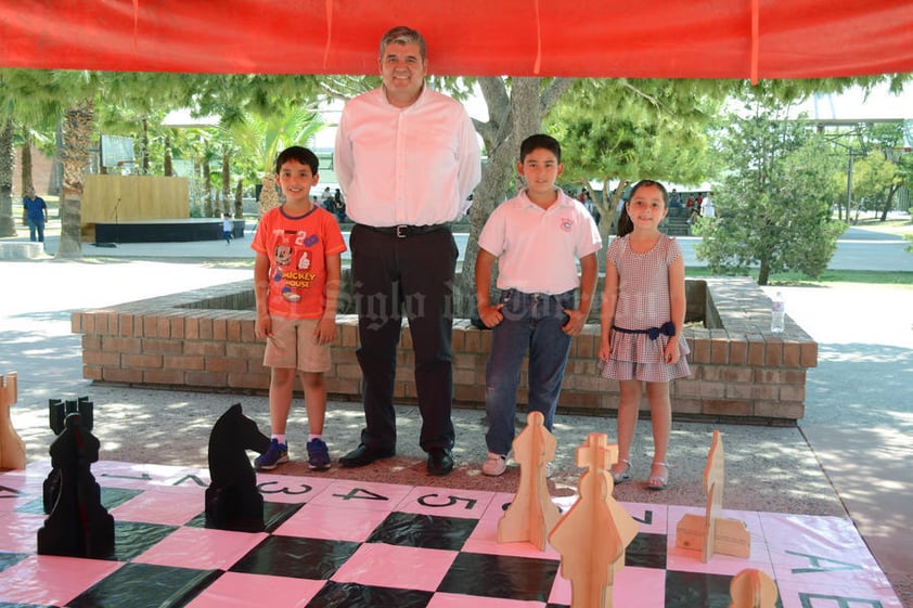 23052016 César, Rodrigo y Ana Sofía.