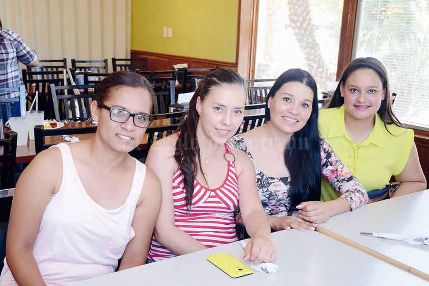 15052016 Carmen, Damiana, Claudia y Andrea.