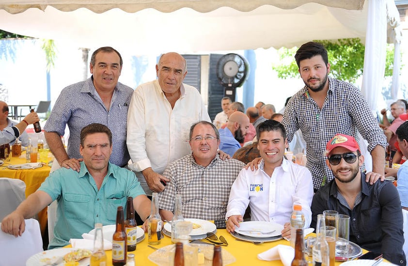 29052016 COMIDA DE CUMPLEAñOS.  Andrés, Pancho, Andrés, Luis, Gerardo, Jorge y Fernando.