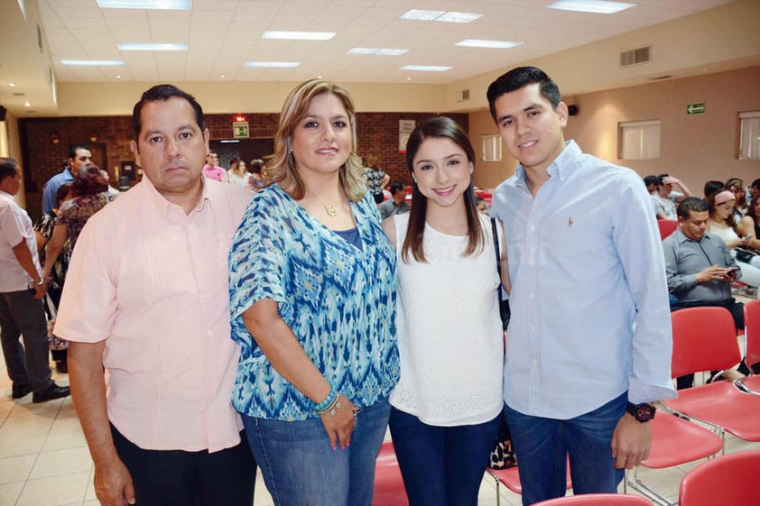 03052016 EN EVENTO UNIVERSITARIO.  Luis, Laura, Laura y Rodolfo.