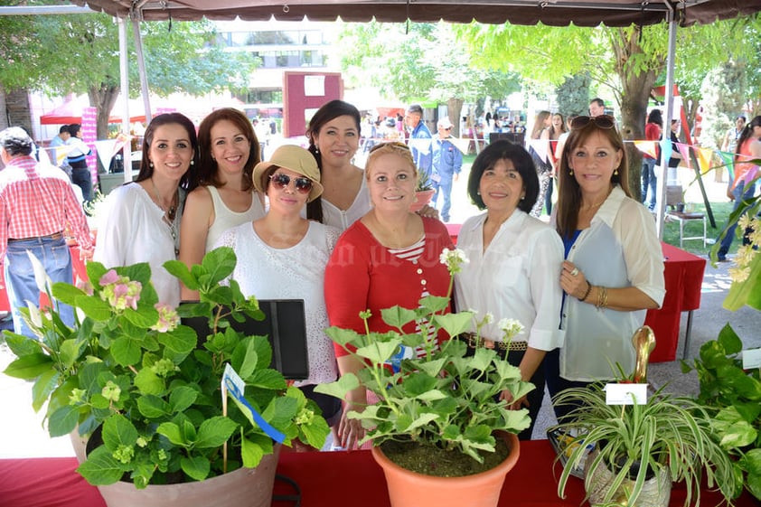 05052016 Paty, Clarisa, Abril, Marisa, Chepis, Rosy y Laura.