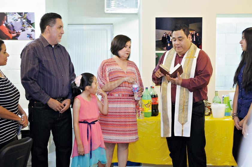 29052016 Bendición del lugar por parte del Pbro. Ricardo Vázquez.