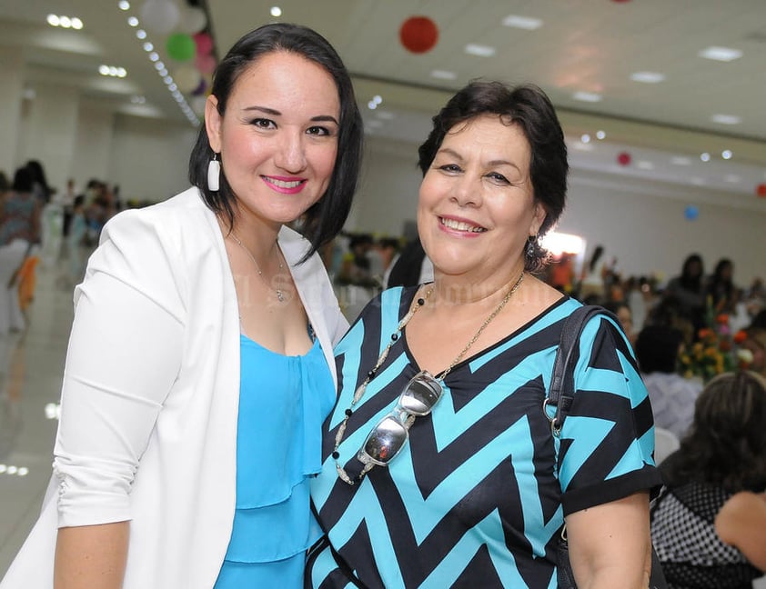 29052016 EN RECIENTE EVENTO.  Rocío y Mariana.