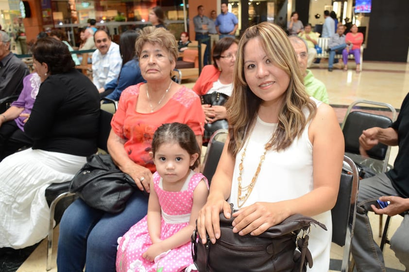 04052016 Mica, Galy y Alicia.