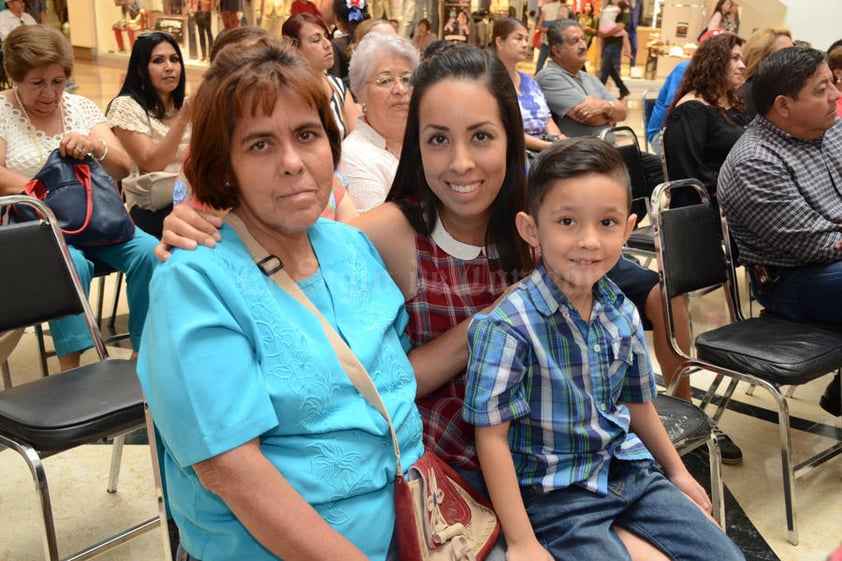 20052016 Martha, Berenice y Dylan.