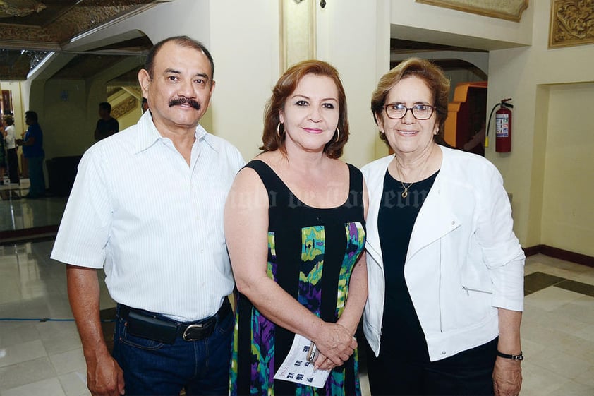 01052016 EVENTO CULTURAL.  Javier, Ruth y Ruth Idalia.