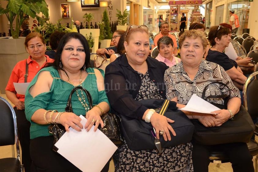 25052016 Lupita, Georgina y Angie.