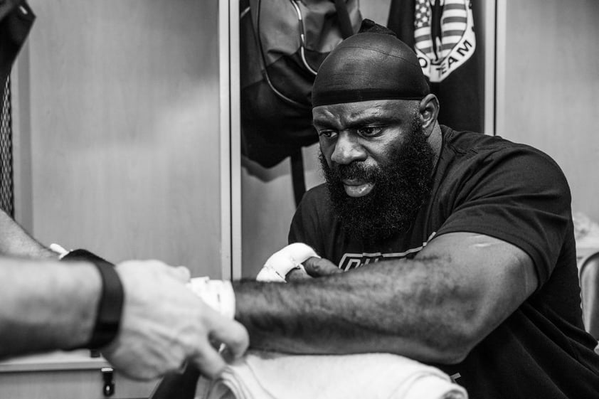 Kimbo fue despedido por miembros de la UFC a través de redes sociales.