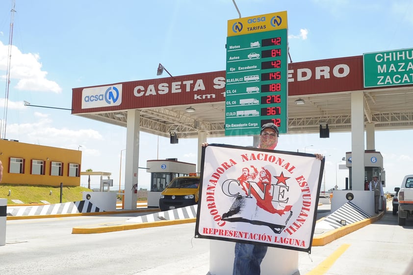 Tomaron la caseta de cobro Torreón-San Pedro.