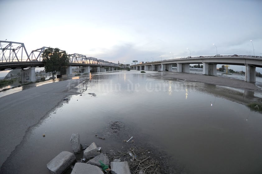 El agua apenas empezó a llegar anoche a la altura del vado La Unión-Santa Rita, donde quedará anegada la incipiente obra del puente del segundo libramiento.