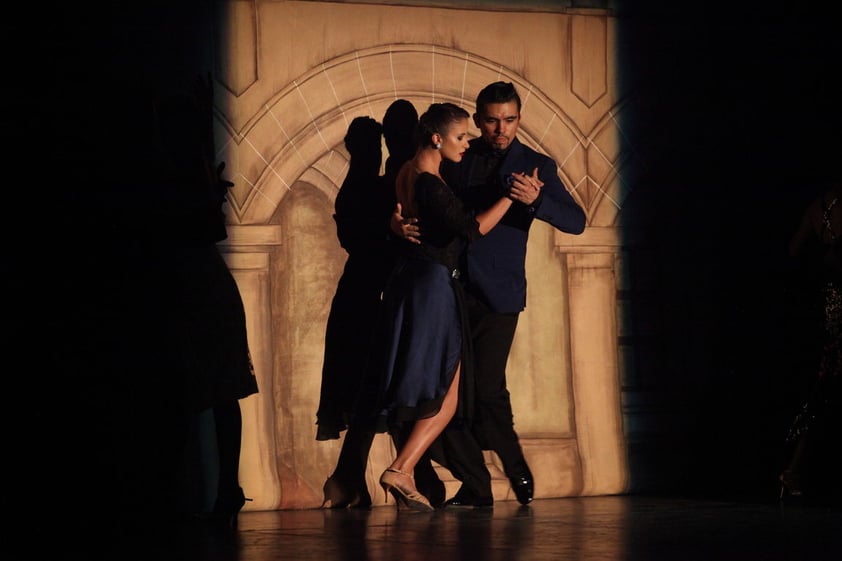 Para esta noche se prepara una gala con los ganadores de la muestra estatal y del concurso de tango escenario en la Plaza de Armas a las 18:00 horas.