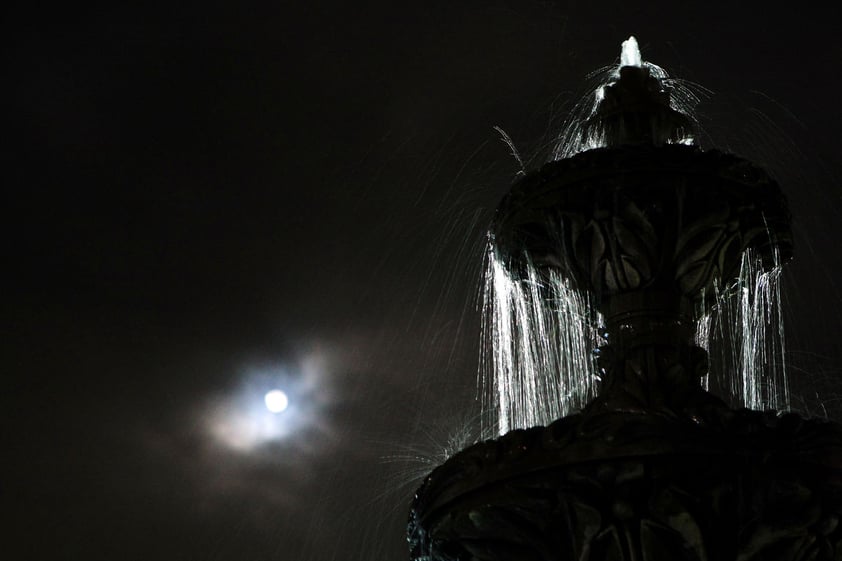 La Luna alcanzó su punto más cercano a la Tierra, un fenómeno que no se había visto desde 1948 y no se verá, por lo menos, durante los próximos 18 años.