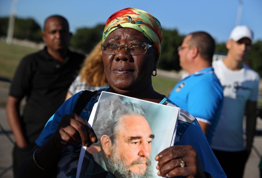 Las cenizas del histórico líder la Revolución Cubana, Fidel Castro, son expuestas hoy en el memorial José Martí en la icónica Plaza de la Revolución.