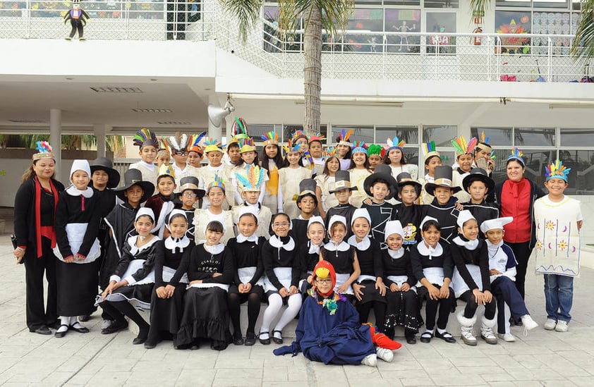 09122016 FESTIVAL ESCOLAR.  Alumnos de quinto de primaria acompañados por sus maestras Alice y Magaly quienes los guiaron en la actividad en la que participaron muy entusiastas.