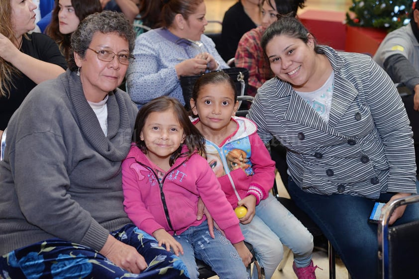 12122016 Leticia, Renata, Sofía y Mariela.