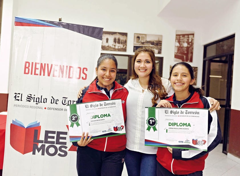 13122016 EN PREMIACIÓN.  Galilea Mejía, Miss Marisol Gallardo y Jimena Magallanes.