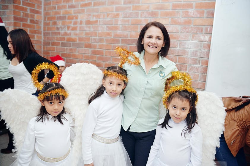 27122016 Nancy, Natalia, Claudia y Regina.