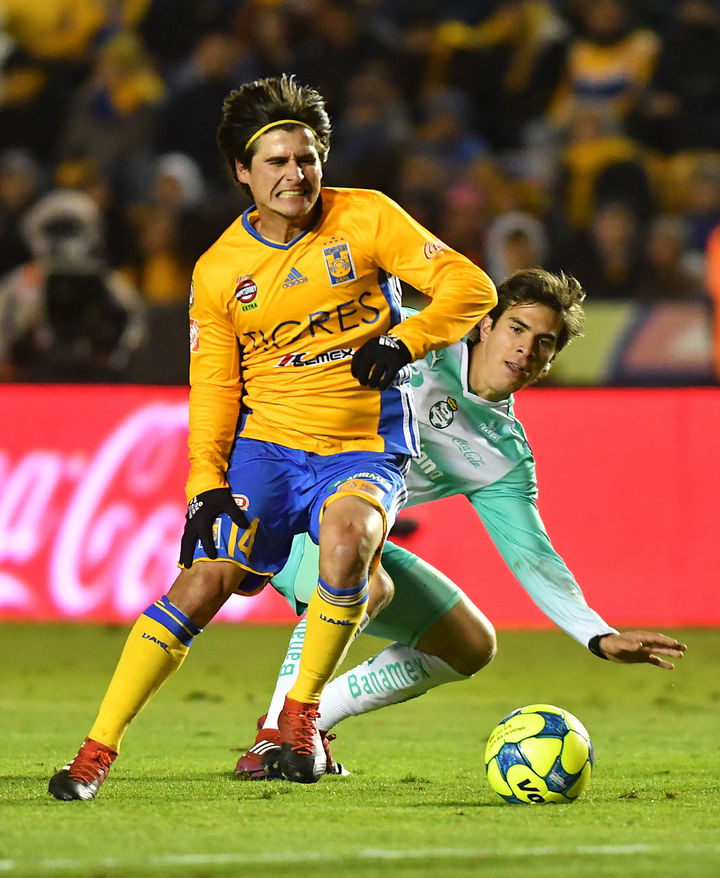 Jorge "Guty" Estrada arrancó el partido como titular.