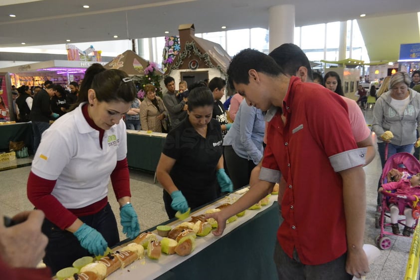 Todos disfrutaron de la gran sorpresa con la mega rosca.