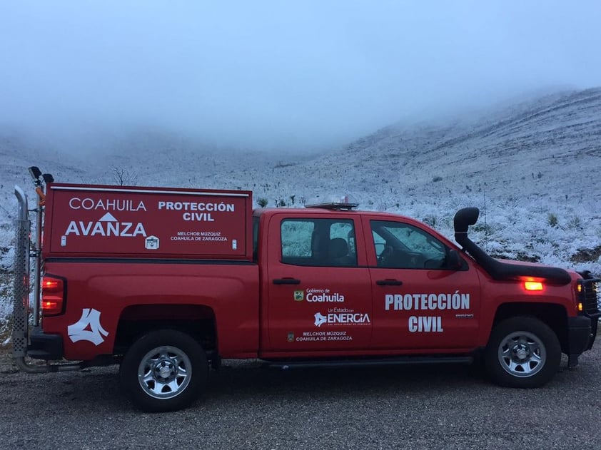 La mañana de este sábado se registraron las primeras nevadas en la zona serrana de Coahuila.