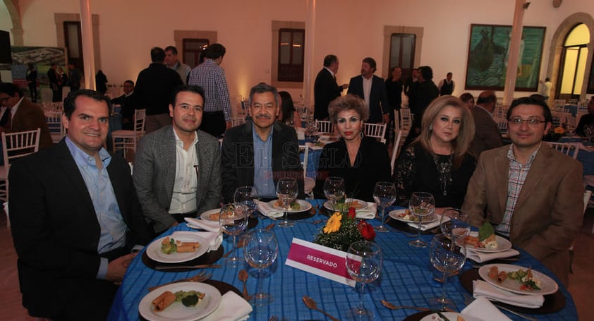 Mauricio Olguín, Miguel Castro, Juan quiñones, Fátima Quiñones, Mary Díaz de Martínez y Mauricio Gorjón.