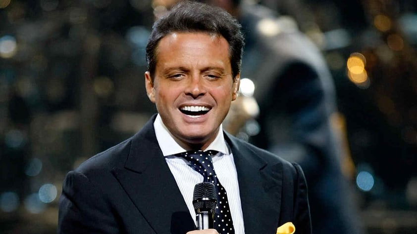 La cadena Univisión llevará a cabo la serie sobre el cantante Luis Miguel. La producción aún no tiene definidos a los tres actores que darán vida al intérprete de La incondicional.