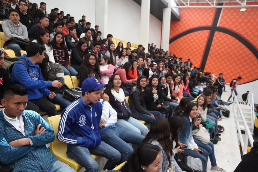 Buena participación se vivió en la ceremonia protocolaria.