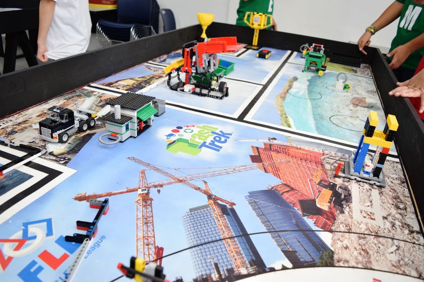 La First LEGO League consiste en un desafío internacional dirigido a promover el interés de los jóvenes por la ciencia, la tecnología y especialmente la robótica.