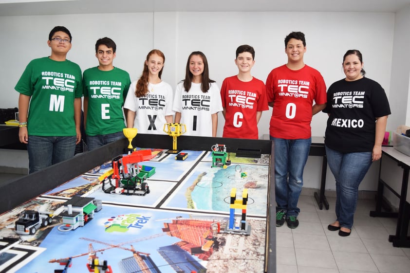 Alumnos de la secundaria Tec de Monterrey destacaron en la competencia Trash Trek de la First LEGO League.