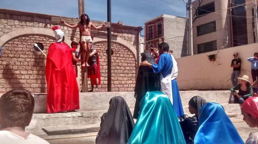 Escenifican la Pasión y Muerte de Cristo en Durango