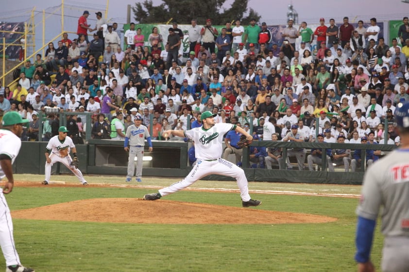 Cuando todo parecía que Monclova se lleva la victoria al son de 10-7, Durango reaccionó en la parte baja del noveno rollo y con dos out en la pizarra.