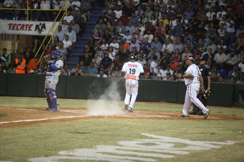 "Dice el dicho que mal comienza la semana para a el que ahorcan en lunes", y así le pasó a los Generales, quienes permitieron que Willy Taveras, Julio Borbón, Manny Rodríguez, Matt Clark y Nate Freiman pisaran la registradora.