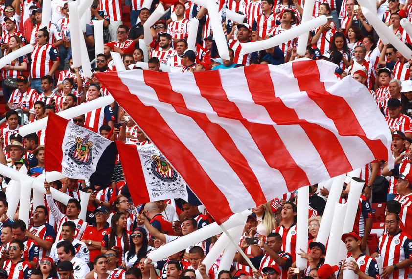 Gran ambiente se vivía en las gradas del Estadio Omnilife.