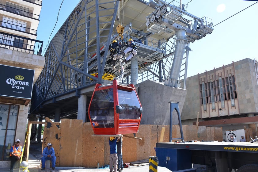 Inician el colgado de la totalidad de las 9 góndolas que tendrá el Teleférico de Torreón y realizarán pruebas del sistema electro-mecánico durante una semana.