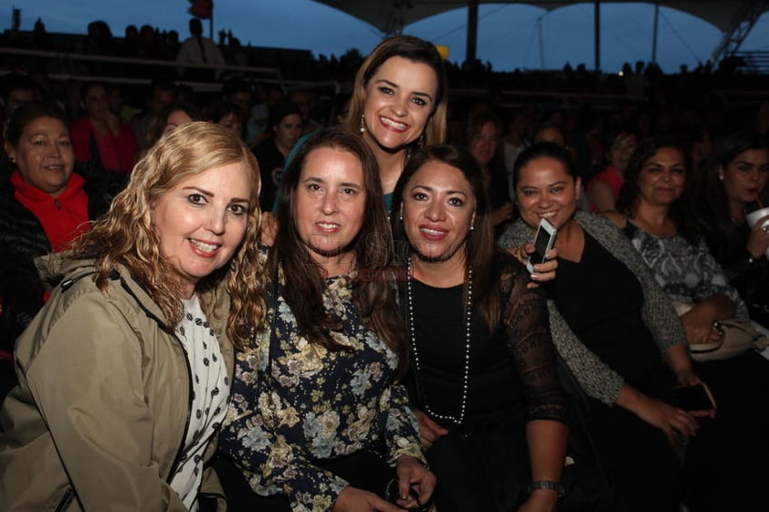Ivy Quezada, Gladys González, Lula Jiménez y Claudia Saenz.