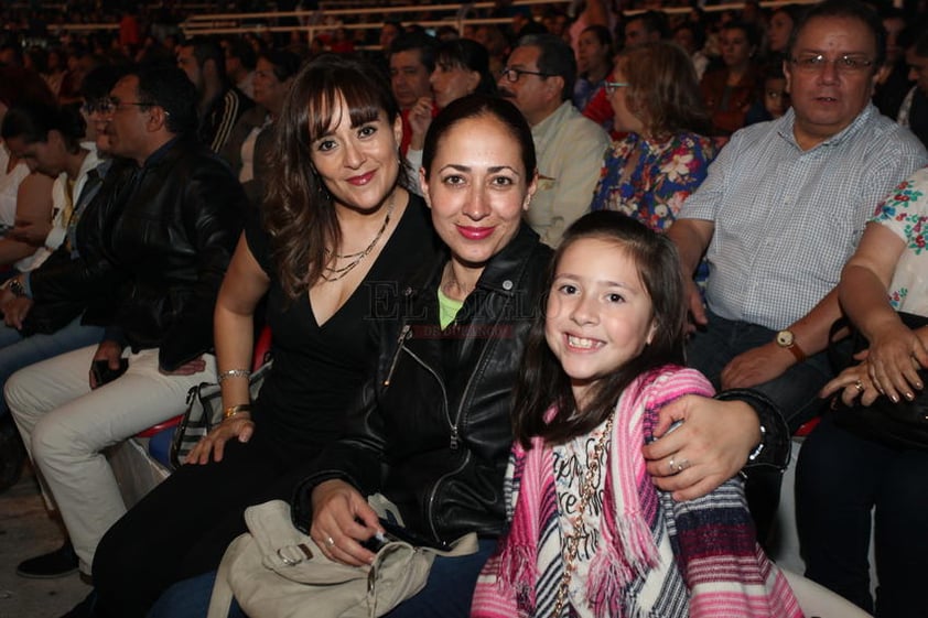 Camila,  Eva Hernández y Salma.
