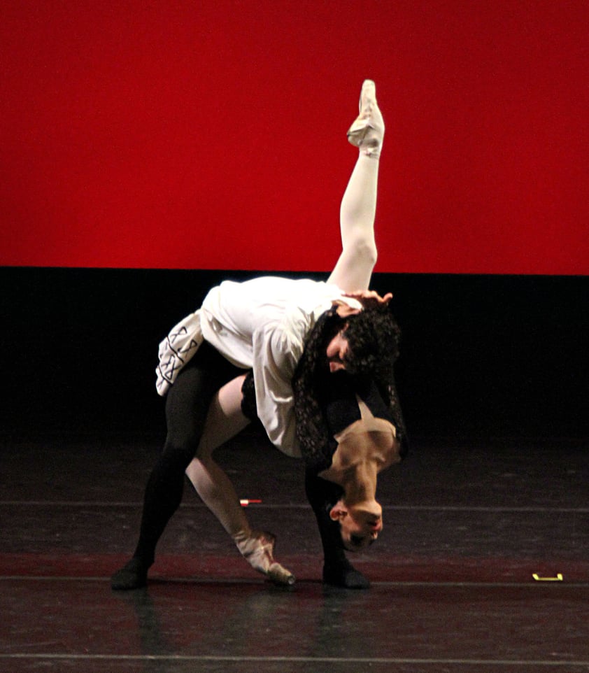 La curaduría del Bailarín Principal del English National Ballet no sólo buscó presentar obras que permitieran el lucimiento acrobático y atlético de los intérpretes, también aspiró a la belleza, a la expresión artística y al entretenimiento.