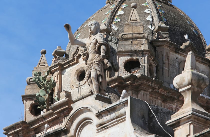 La mayoría de los problemas que muestra la Catedral Basílica Menor tienen que ver con la influencia de la humedad en sus frescos y enjarres.