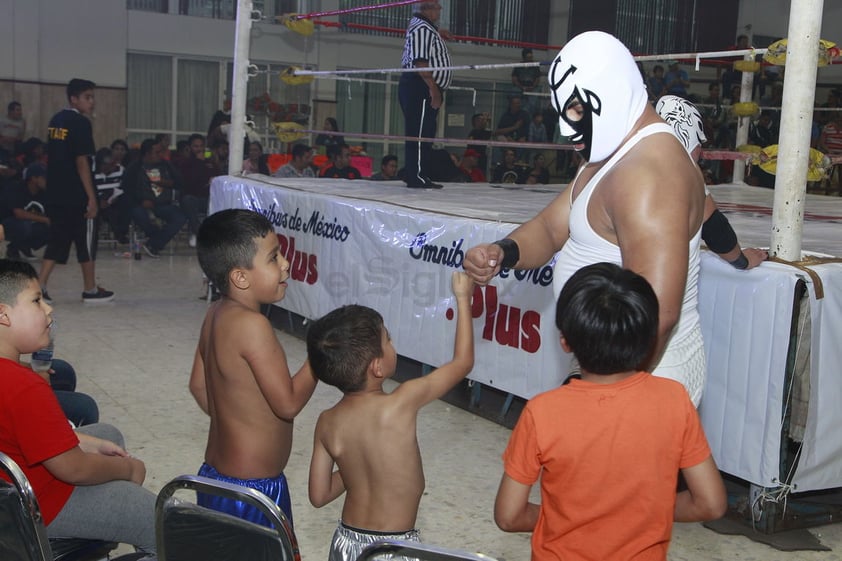 Los niños tuvieron la oportunidad de saludar a sus ídolos.