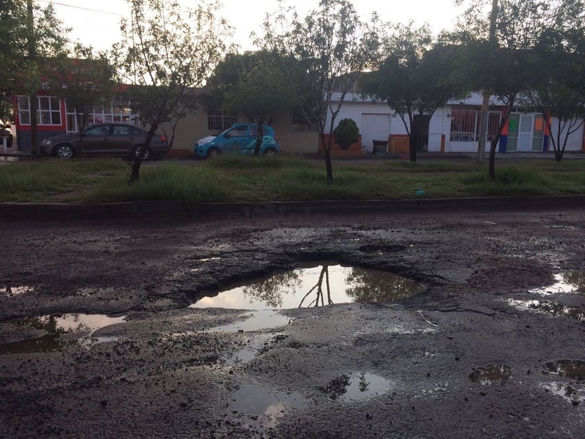 Mártires de Sonora y Hacienda de Coyotes del fraccionamiento La Hacienda.